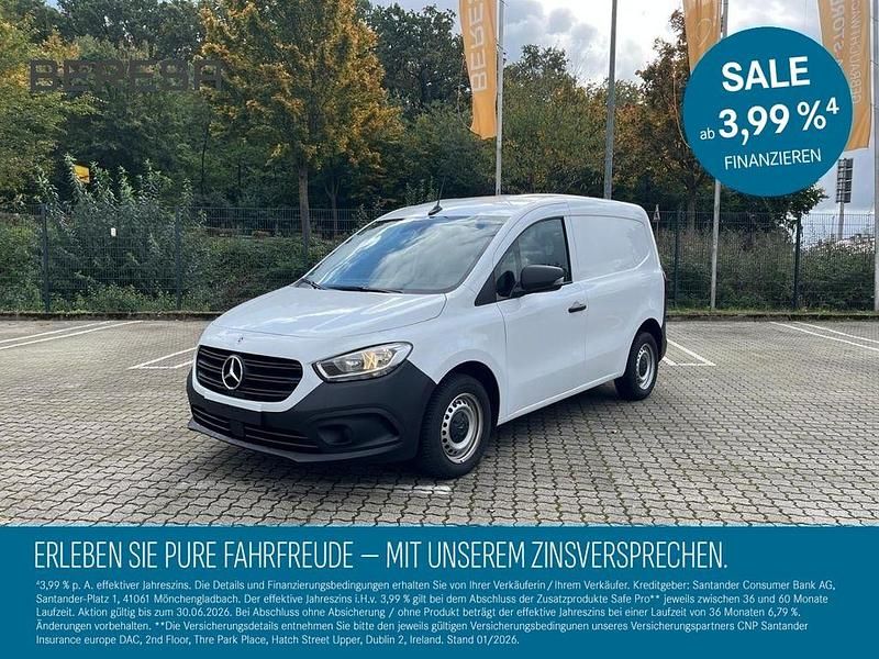 Weiß Gebraucht 2023 Mercedes Citan 108 Van / Kleinbus | 18.659 € (Fairer Preis) - Bild 1/4