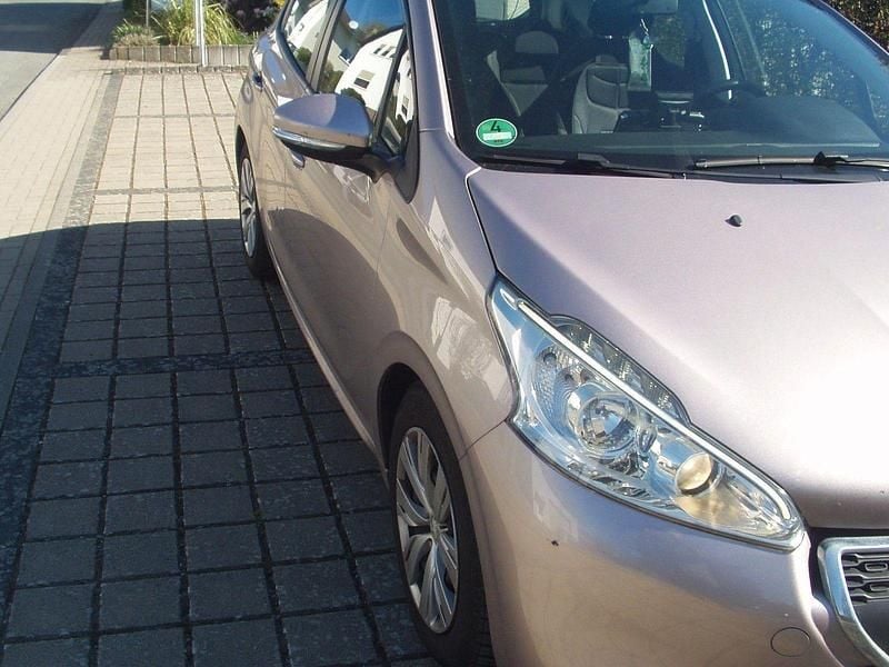 Gebraucht Peugeot 208 Active 82 PS (60 kW) 2012 Kleinwagen