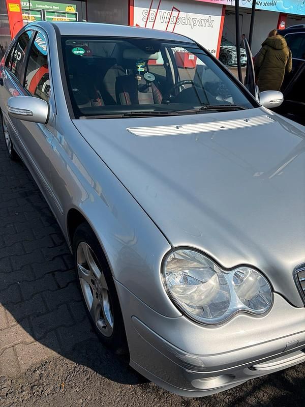 Gebraucht Mercedes C180 142 PS (104 kW) 2007 Silber Limousine