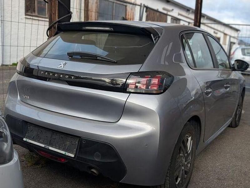 Gebraucht Peugeot 208 Active 101 PS (74 kW) 2020 Rot Kleinwagen