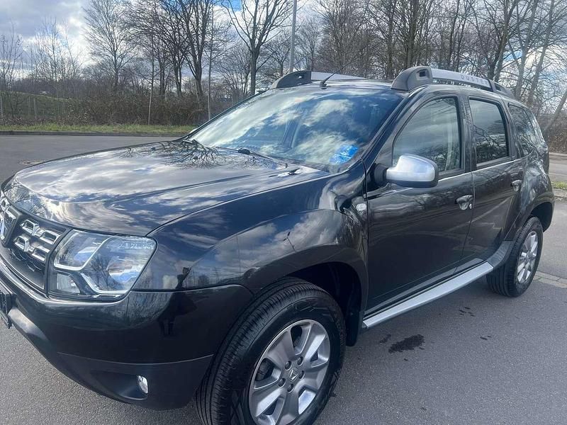 Gebraucht Dacia Duster Basis 105 PS (77 kW) 2014 Perlmuttschwarz SUV