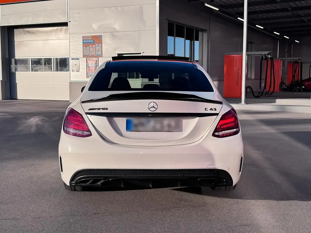 Gebraucht Mercedes C43 AMG AMG 367 PS (269 kW) 2018 Weiß Limousine