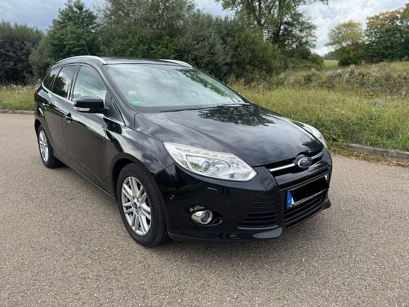 Schwarz Gebraucht 2014 Ford Focus Titanium Kombi | 3.490 € (Superpreis) - Bild 1/4