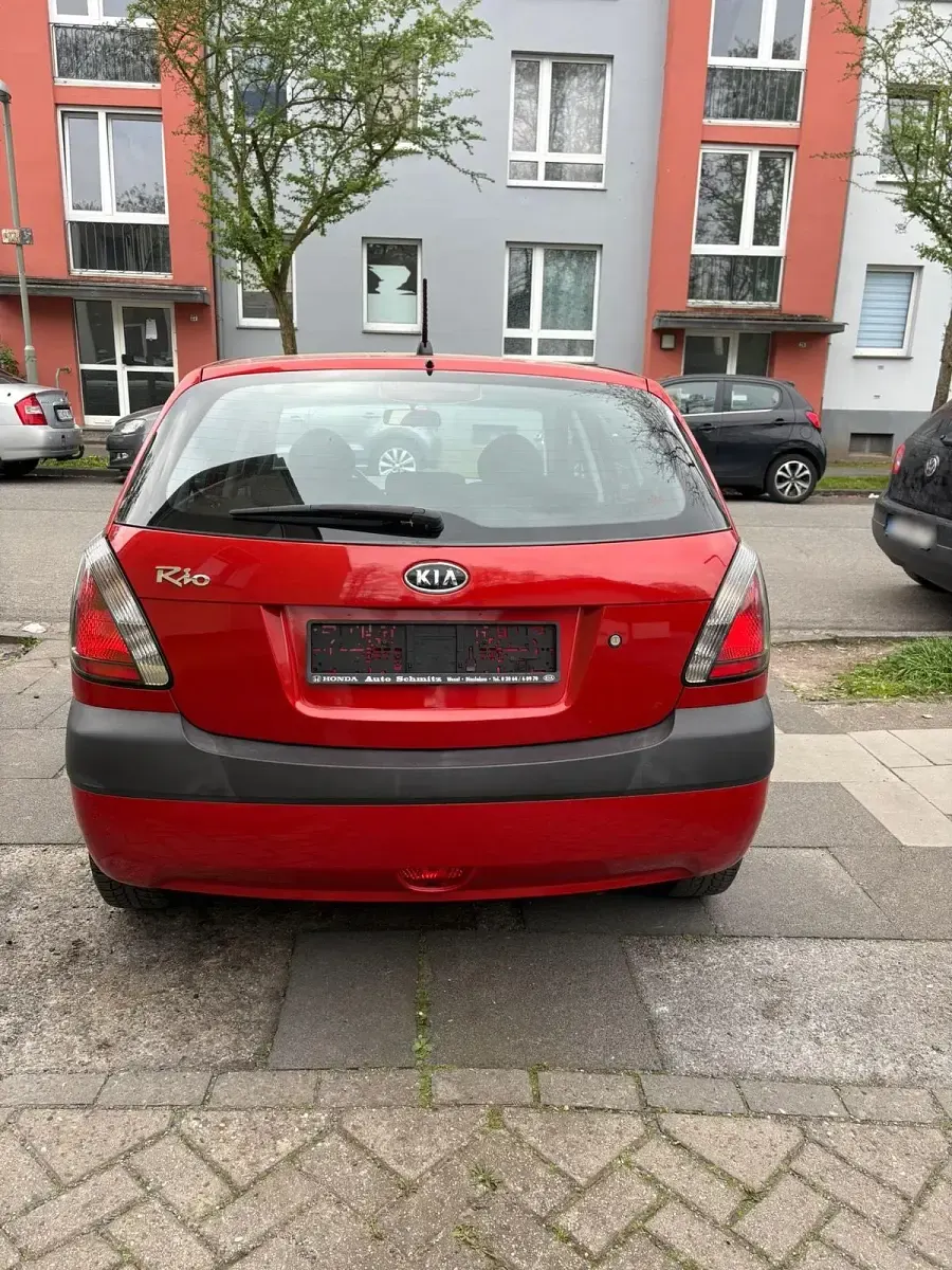 Usata Kia Rio 97 CV (71 kW) 2006 Rosso Berlina