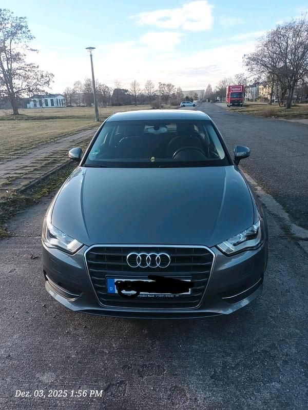 Gebraucht Audi A3 120 PS (88 kW) 2013 Grau Kleinwagen