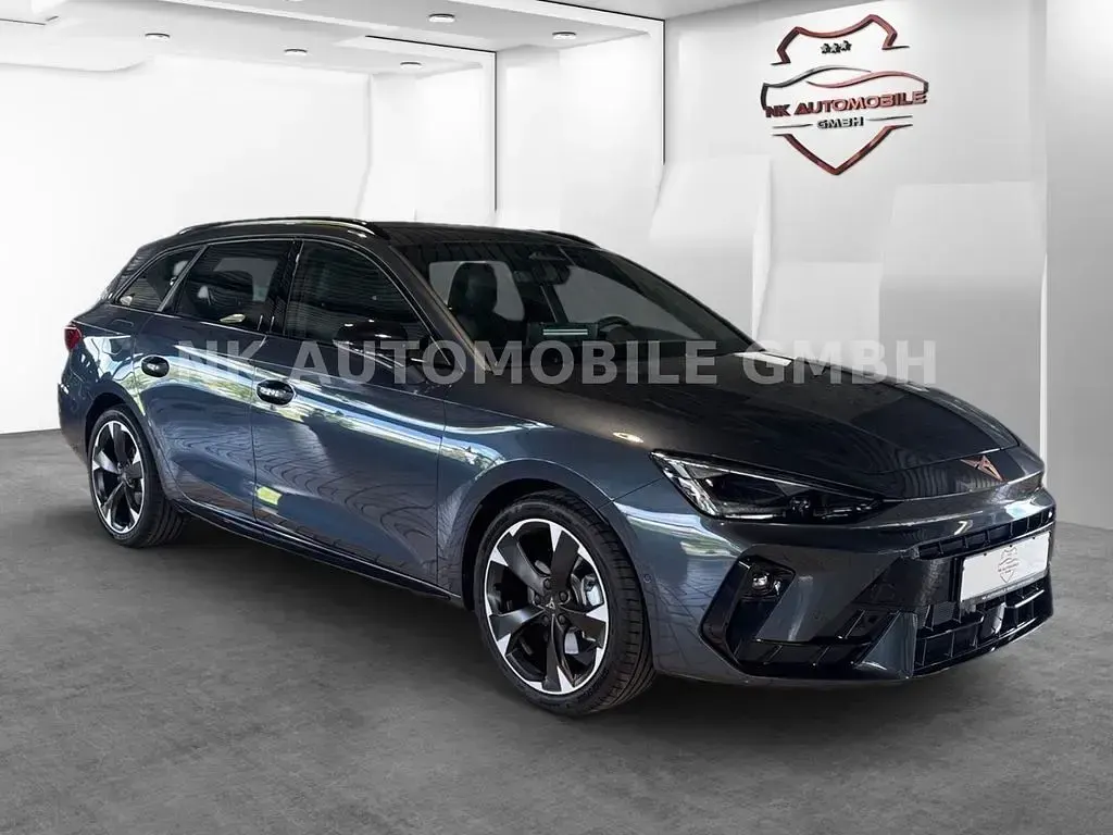 Neu Cupra Leon 150 PS (110 kW) 2026 Grau Limousine