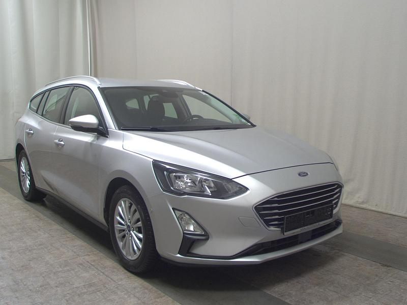 Gebraucht Ford Focus Titanium 125 PS (91 kW) 2022 Silber Kombi