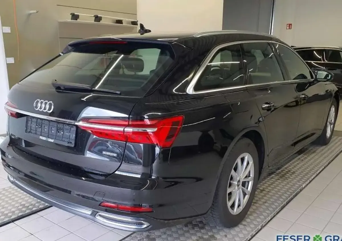 Gebraucht Audi A6 Design 265 PS (194 kW) 2023 Mythosschwarz metallic Kombi