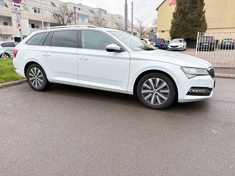 Gebraucht Skoda Superb Style 150 PS (110 kW) 2022 Weiß Kombi