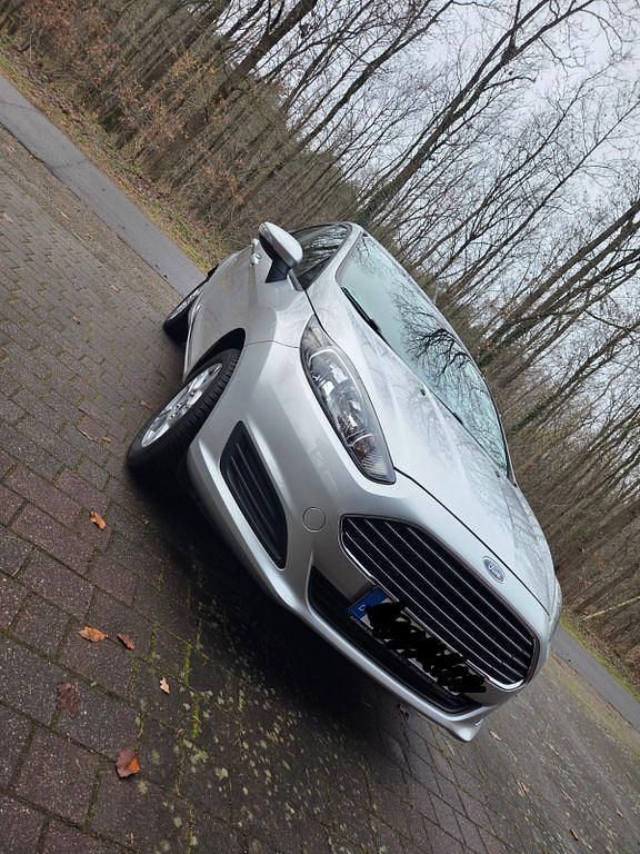 Silber Gebraucht 2014 Ford Fiesta SYNC Edition Limousine | 6.100 € (Guter Preis) - Bild 1/4