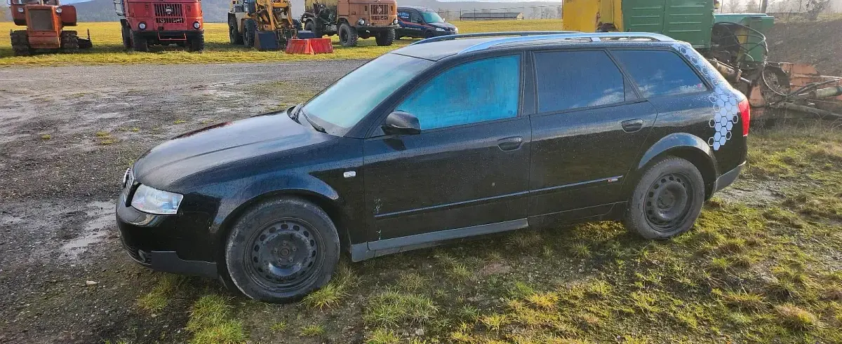Używany Audi A4 S-Line 169 KM (124 kW) 2003 Czarny Kombi
