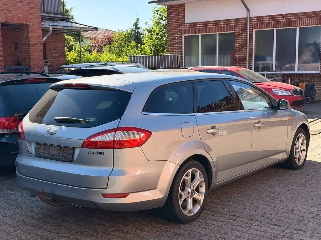 Usado Ford Mondeo Titanium 145 CV (106 kW) 2009 Plateado Berlina