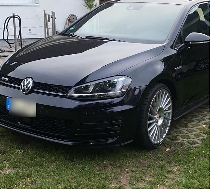 Schwarz Gebraucht 2016 VW Golf VII GTD Kombi | 18.500 € (Teuer) - Bild 1/4