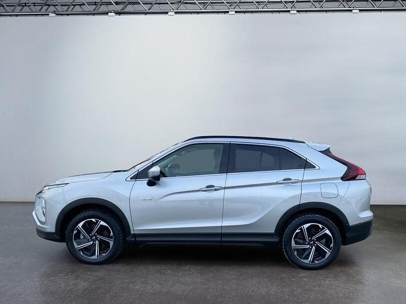 Gebraucht Mitsubishi Eclipse Cross Basis 188 PS (138 kW) 2023 Sterlingsilber SUV