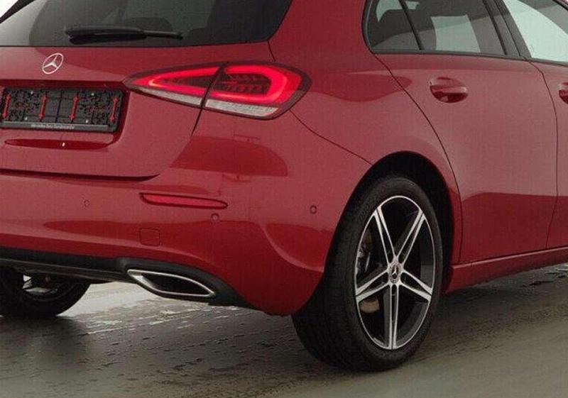 Gebraucht Mercedes A200 Progressive 163 PS (119 kW) 2021 Rot Limousine