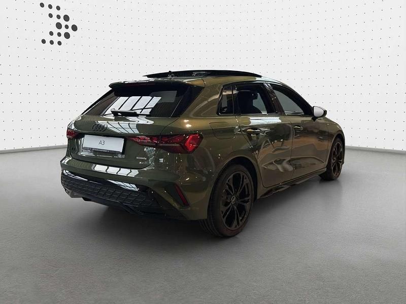 Neu Audi A3 S-Line 204 PS (150 kW) 2026 Distriktgrün metallic Limousine