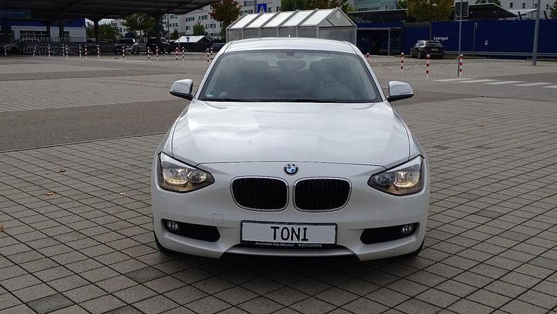 Gebraucht BMW 114 Advantage 102 PS (75 kW) 2012 Weiß Kleinwagen