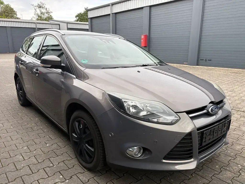 Usata Ford Focus Titanium 150 CV (110 kW) 2012 Marrone Berlina
