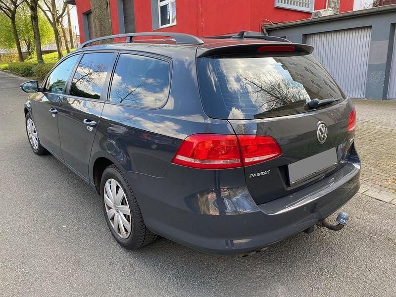 Gebraucht VW Passat Comfortline 140 PS (102 kW) 2012 Grau Kombi