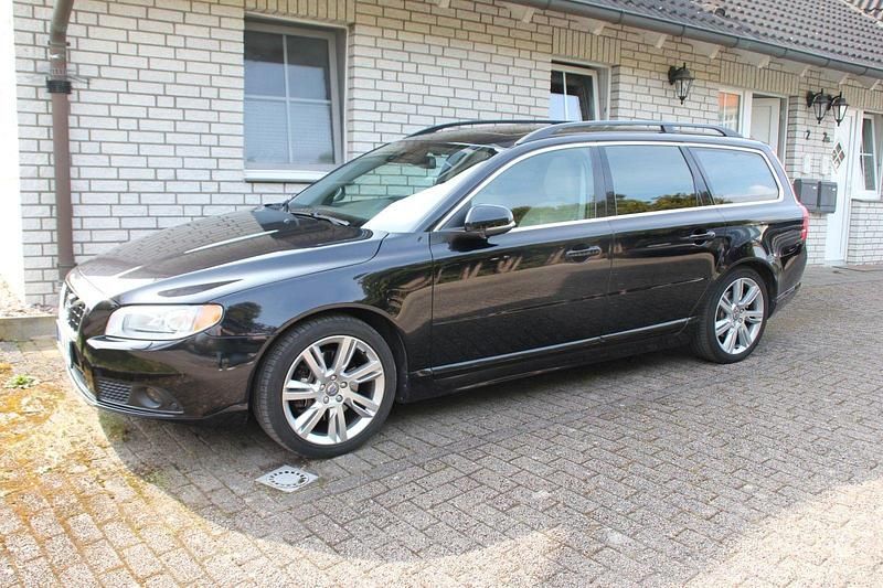 Gebraucht Volvo V70 Pro 215 PS (158 kW) 2012 Schwarz Kombi