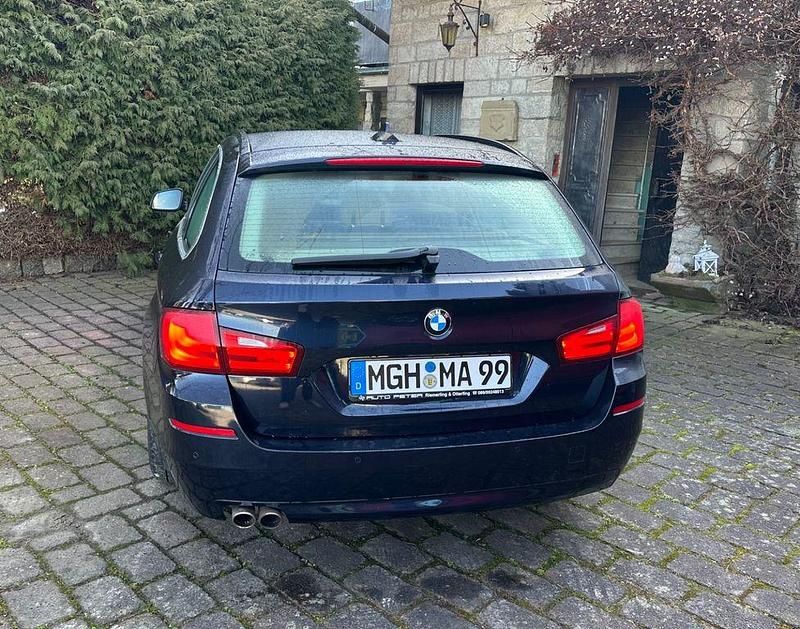 Gebraucht BMW 530 258 PS (189 kW) 2012 Blau Limousine