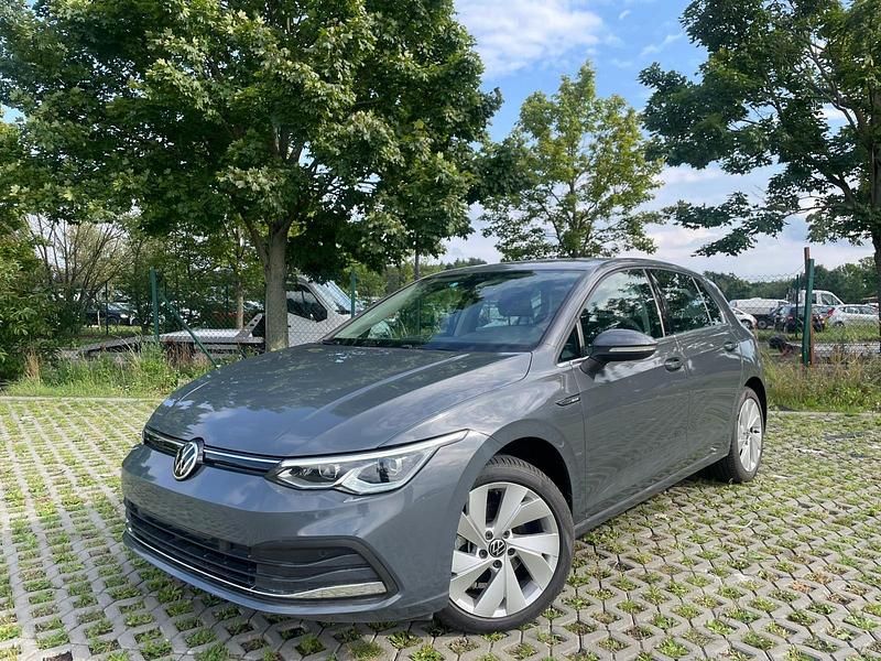 Gebraucht VW Golf VII Style 150 PS (110 kW) 2020 Grau Limousine