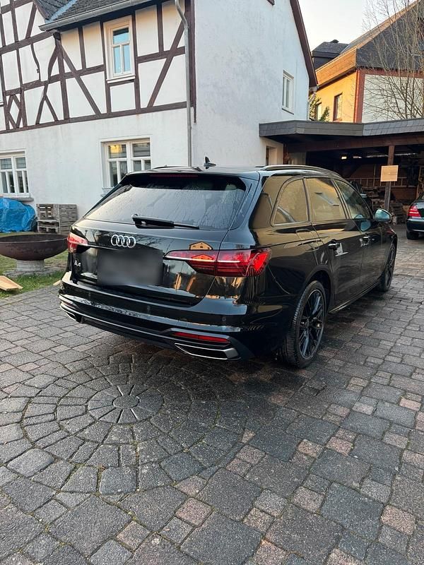Gebraucht Audi A4 S-Line 190 PS (139 kW) 2020 Schwarz Kombi