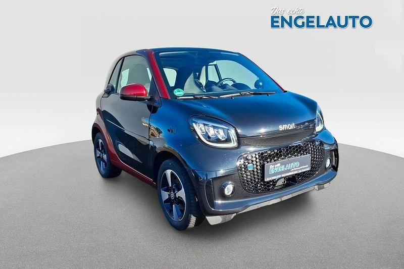 Jack black Gebraucht 2021 Smart ForTwo Coupé Kleinwagen | 11.980 € (Fairer Preis) - Bild 1/1