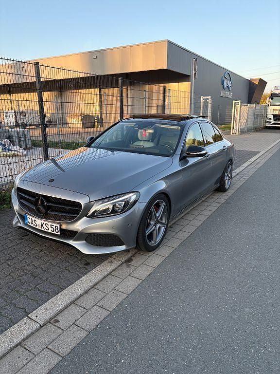 Grau Gebraucht 2015 Mercedes C250 Limousine | 19.000 € (Etwas zu teuer) - Bild 1/4
