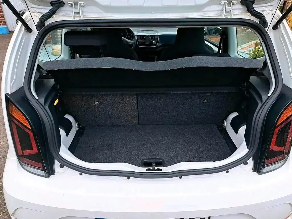 Usado VW up! 60 CV (44 kW) 2017 Blanco Utilitario