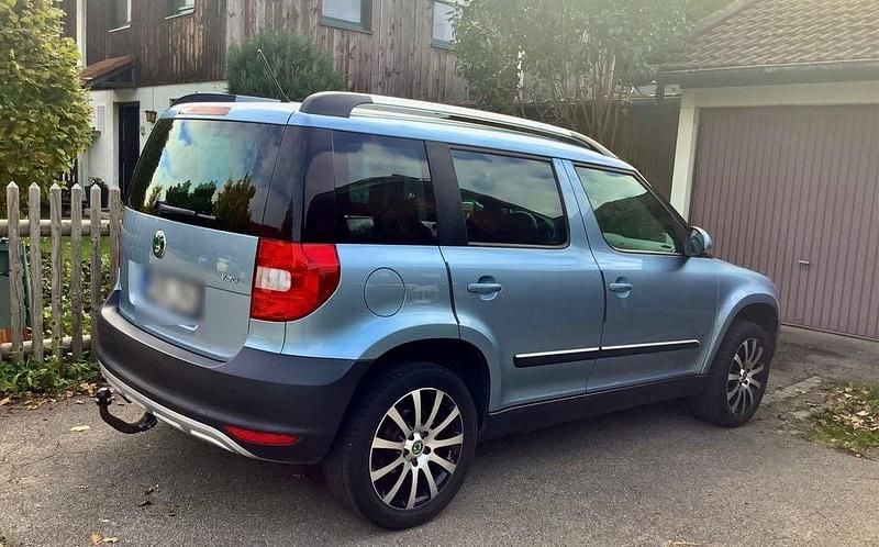 Blau Gebraucht 2013 Skoda Yeti Plus Edition SUV | 6.300 € (Guter Preis) - Bild 1/4