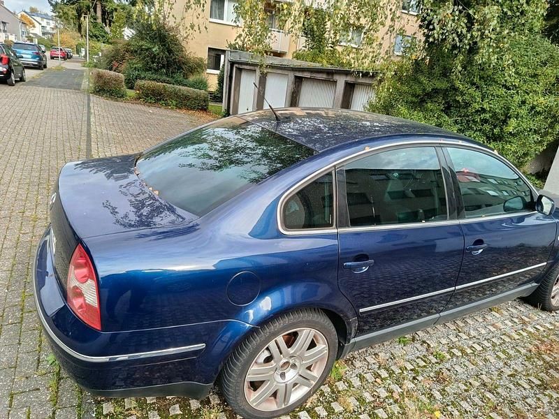Blau Gebraucht 2001 VW Passat Executive Limousine | 3.850 € (Fairer Preis) - Bild 1/4