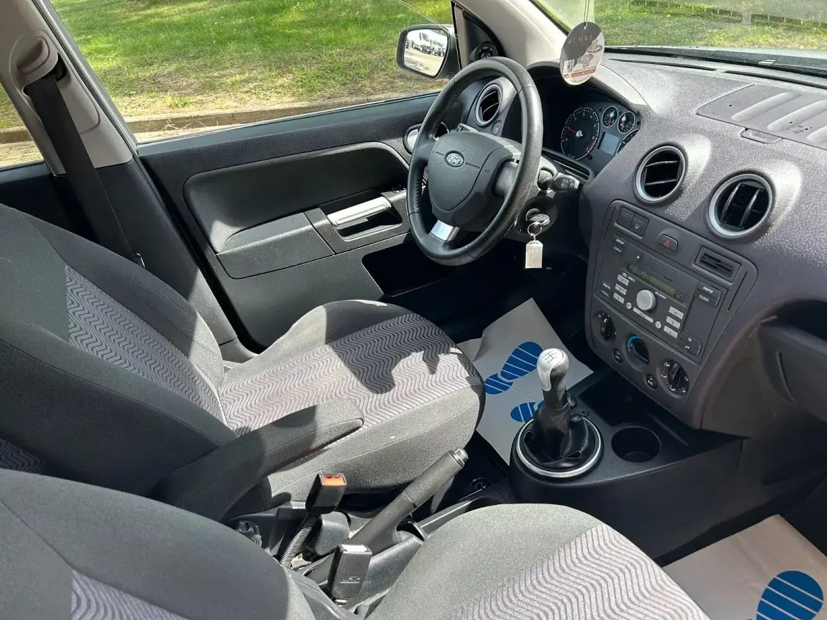 Gebraucht Ford Fusion 80 PS (58 kW) 2009 Silber Kleinwagen