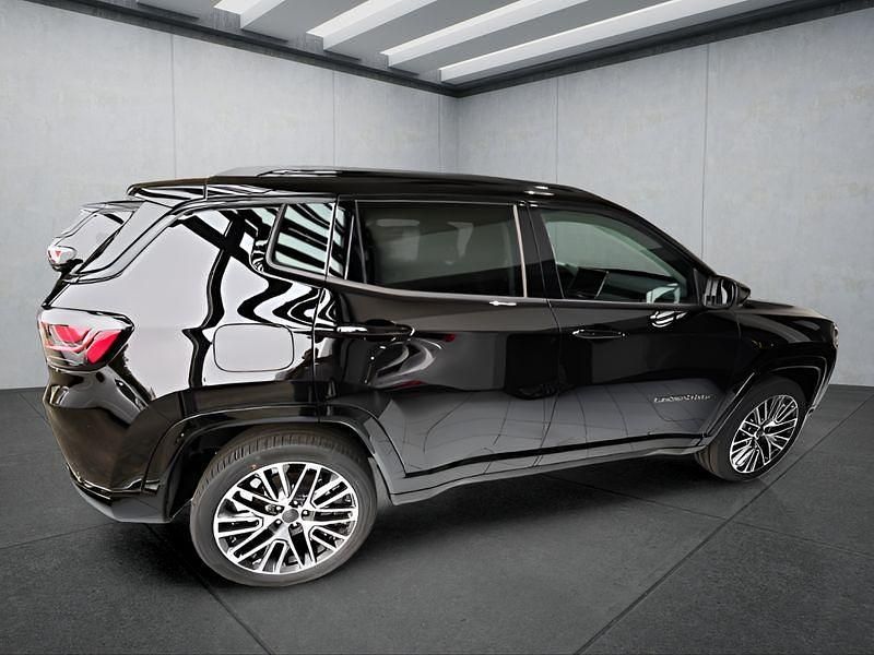 Neu Jeep Compass Summit 131 PS (96 kW) 2025 Schwarz SUV