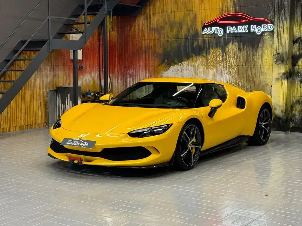 Gebraucht Ferrari 296 829 PS (609 kW) 2025 Gelb Coupé