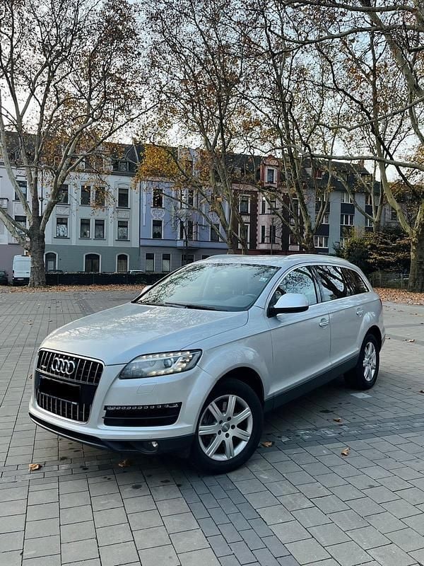 Grau Gebraucht 2014 Audi Q7 Premium SUV | 12.999 € (Superpreis) - Bild 1/4