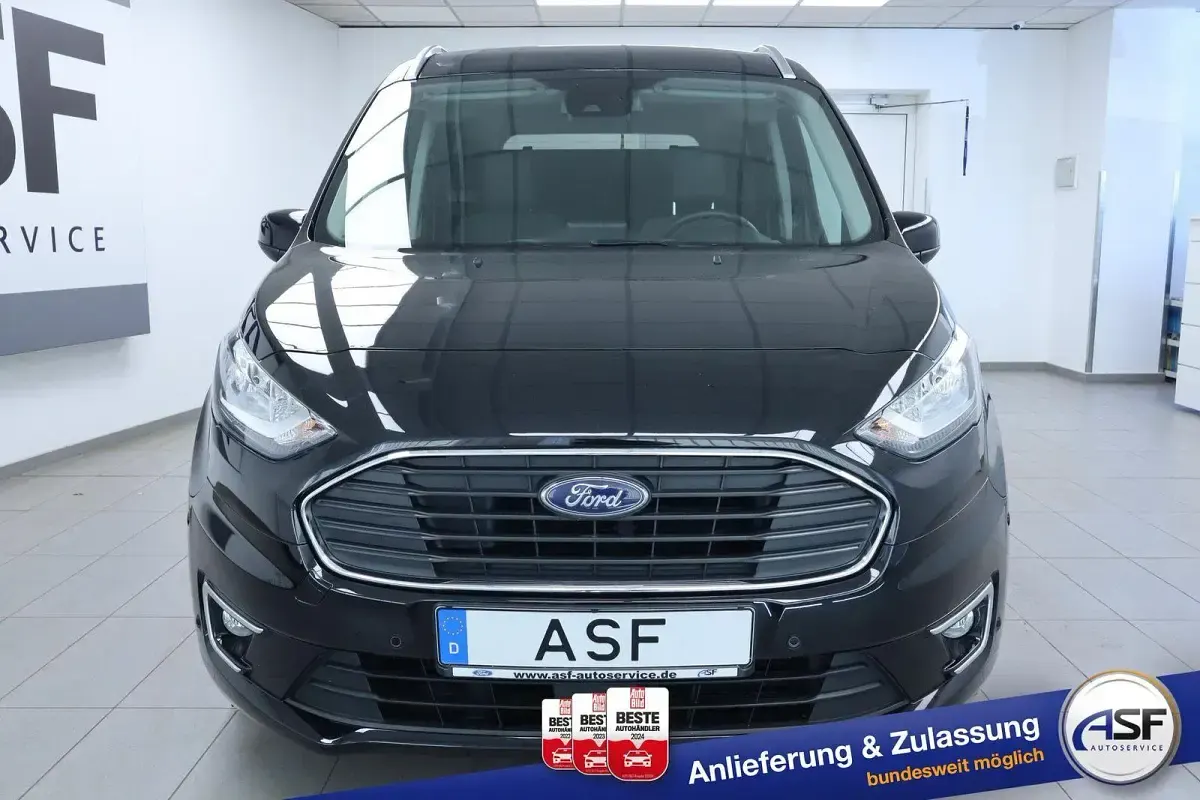 Gebraucht Ford Tourneo Titanium 101 PS (74 kW) 2022 Schwarz Kombi