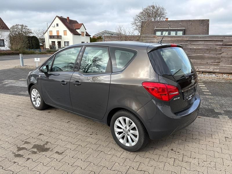 Gebraucht Opel Meriva 101 PS (74 kW) 2013 Grau Van / Kleinbus