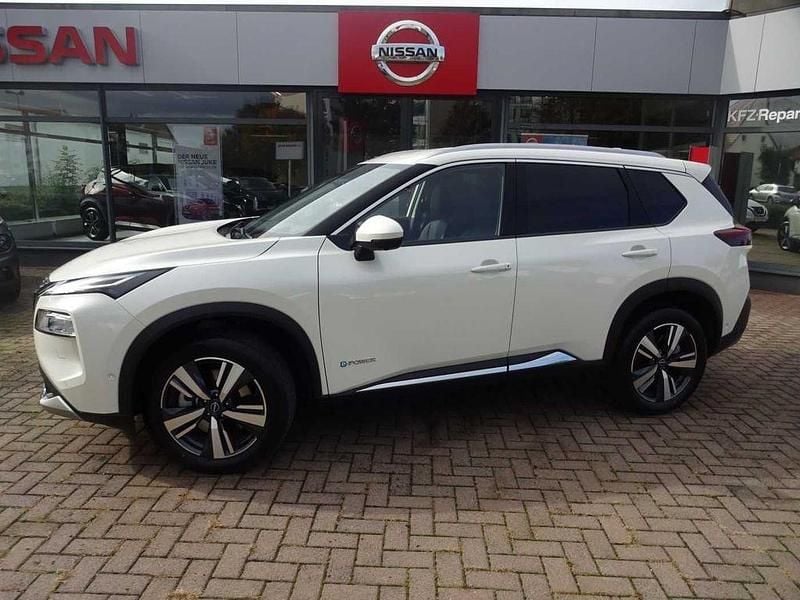 Weiß Gebraucht 2024 Nissan X-Trail Tekna SUV | 31.770 € (Superpreis) - Bild 1/4
