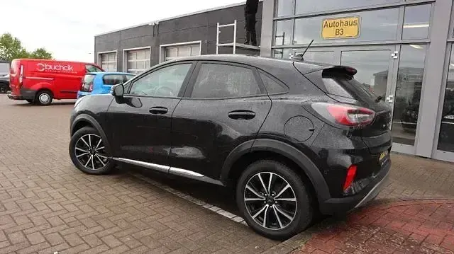 Używany Ford Puma Titanium 125 KM (91 kW) 2021 Czarny SUV