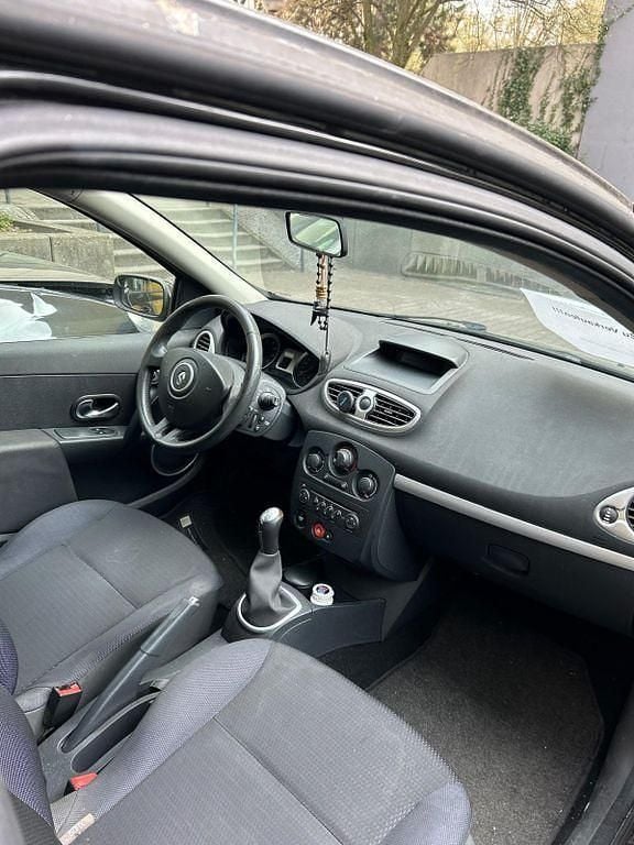 Schwarz Gebraucht 2006 Renault Clio II Exception Limousine | 1.750 € (Guter Preis) - Bild 1/2