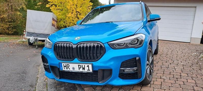 Blau Gebraucht 2020 BMW X1 M Sport SUV | 21.850 € (Superpreis) - Bild 1/4