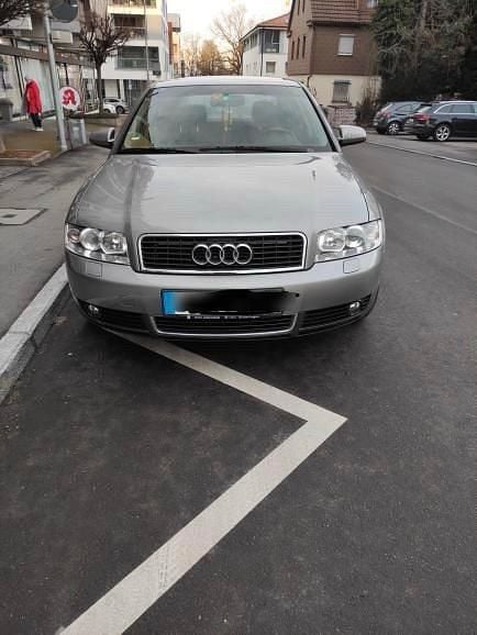Grau Gebraucht 2003 Audi A4 Limousine | 2.200 € (Fairer Preis) - Bild 1/4
