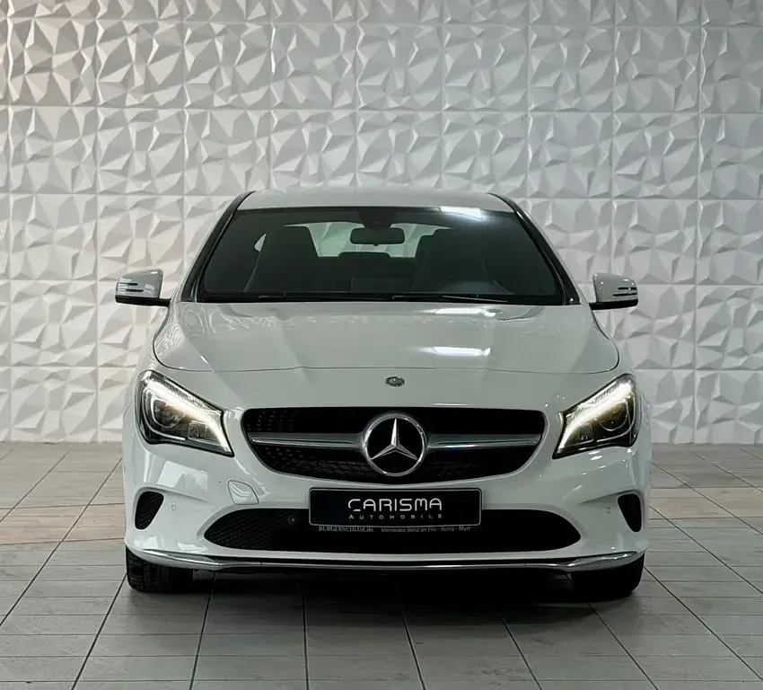 Gebraucht Mercedes CLA180 122 PS (89 kW) 2016 Weiß Coupé