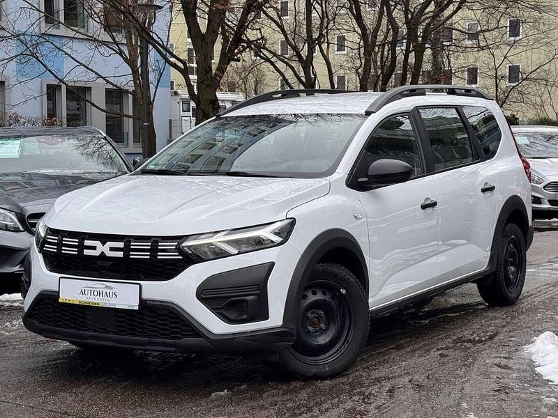 Weiß Gebraucht 2024 Dacia Jogger Essentiel Van / Kleinbus | 15.990 € (Superpreis) - Bild 1/4