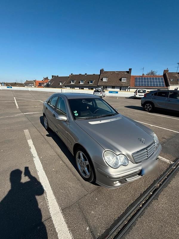 Gebraucht Mercedes C200 122 PS (89 kW) 2005 Silber Limousine