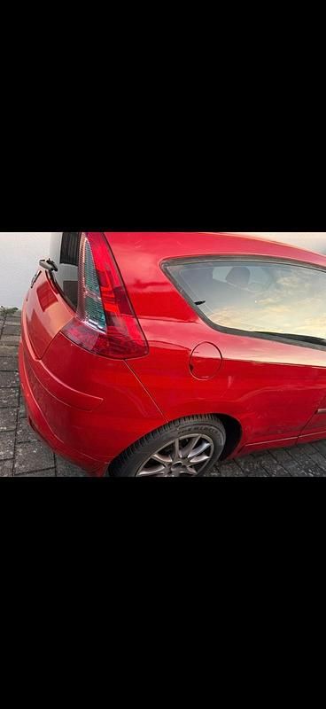 Rot Gebraucht 2006 Citroën C4 Coupé | 999 € (Guter Preis) - Bild 1/2