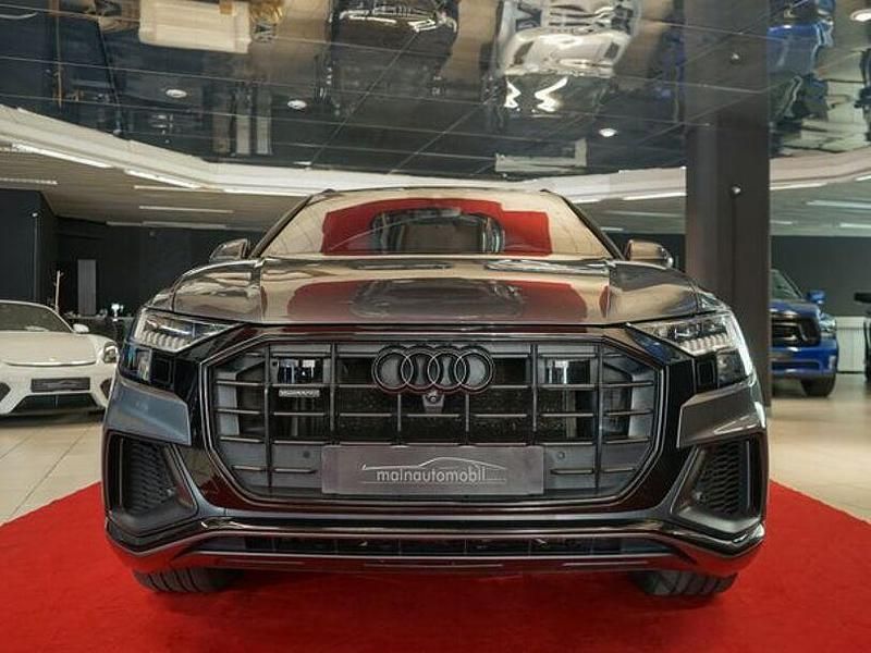 Grau Gebraucht 2018 Audi Q8 S-Line SUV | 48.999 € (Fairer Preis) - Bild 1/4