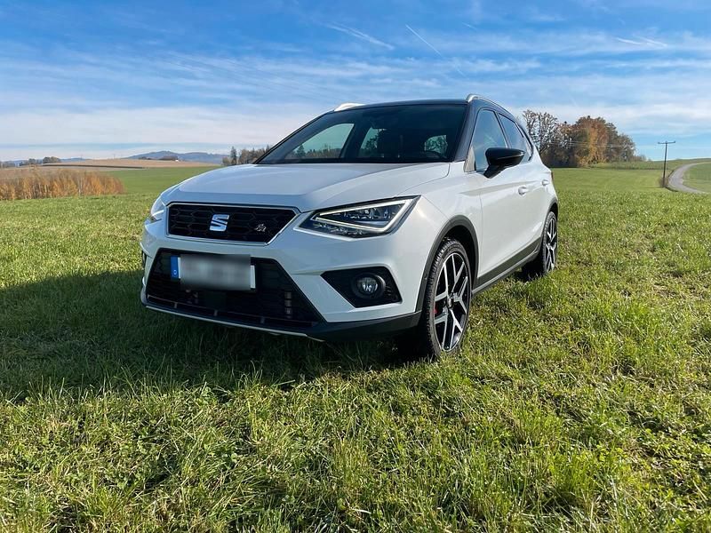 Weiß Gebraucht 2019 Seat Arona FR SUV | 16.800 € (Fairer Preis) - Bild 1/4