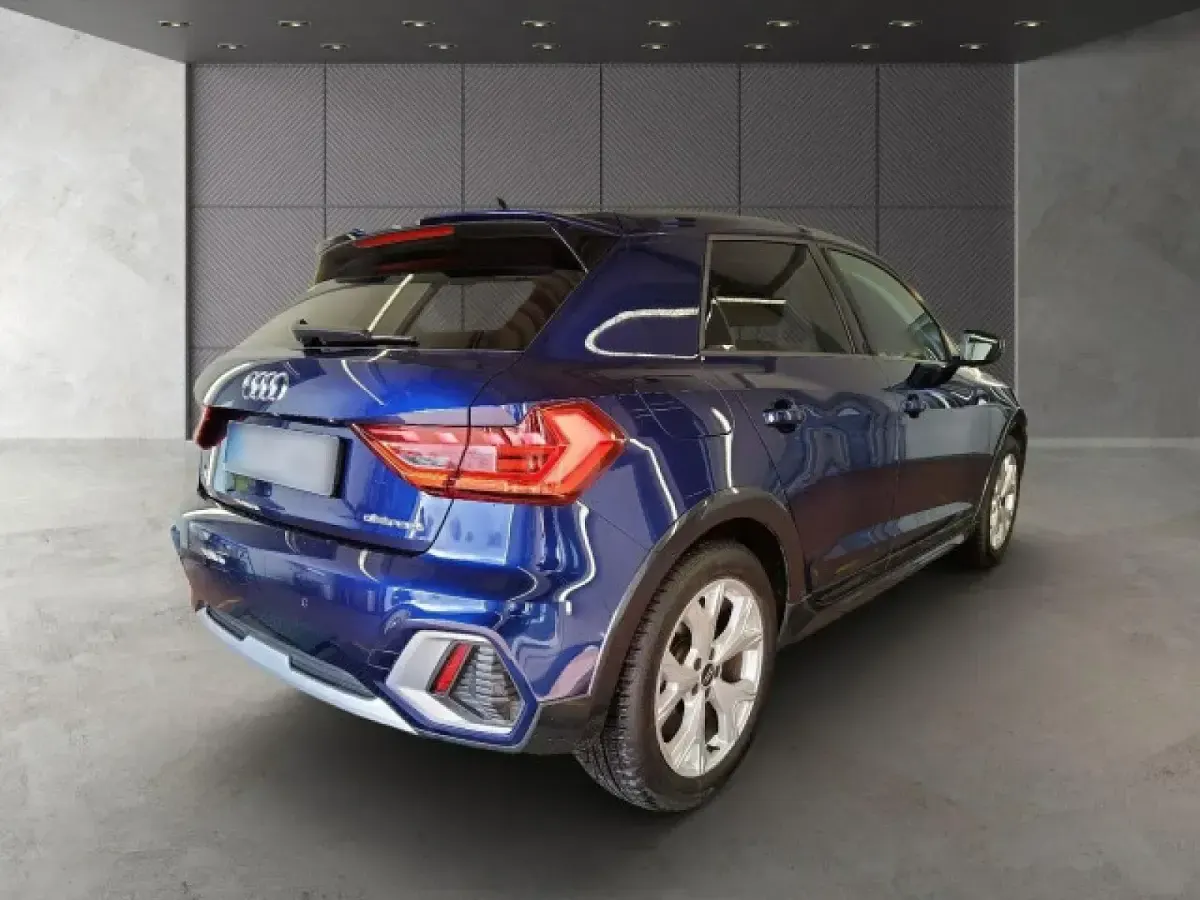 Gebraucht Audi A1 Sport 110 PS (80 kW) 2023 Navarrablau metallic SUV